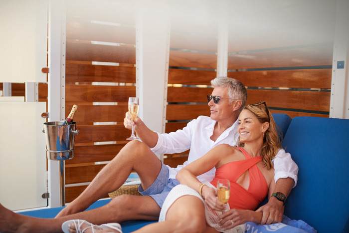 NCL Norwegian Bliss Vibe Beach Club Lifestyle 2 ©Norwegian Cruise Line.jpg